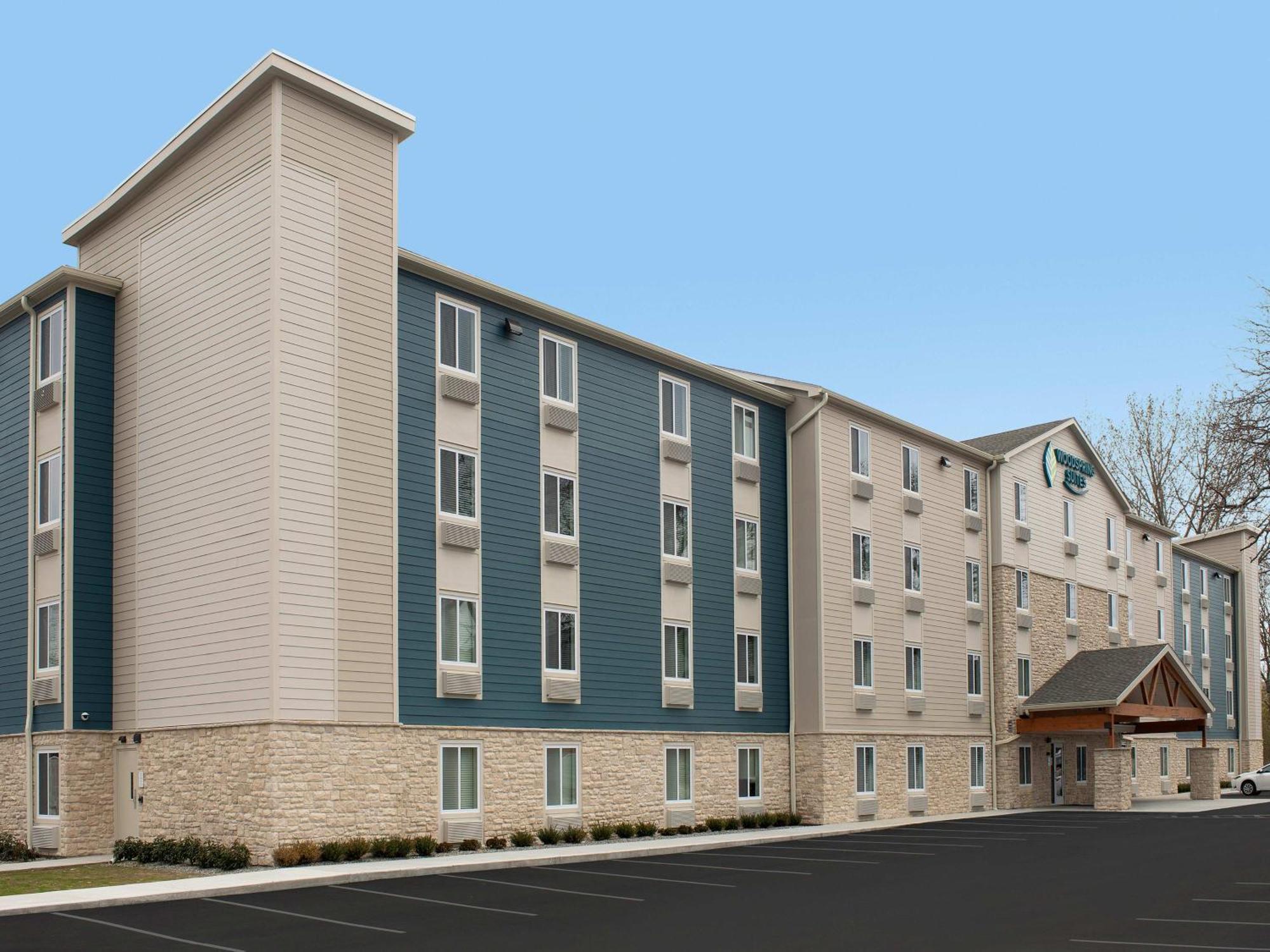 Woodspring Hotel *
